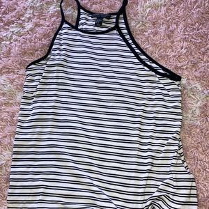 Size 1X in women’s Forever 21 Plus Sizes